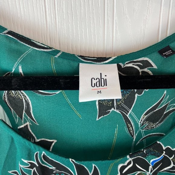Cabi Green Floral Sleeveless top Ruffle Bottom size Medium - Picture 3 of 4